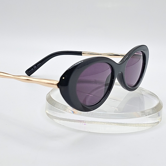 Monroe(sunreader) - Picture 3 of 4